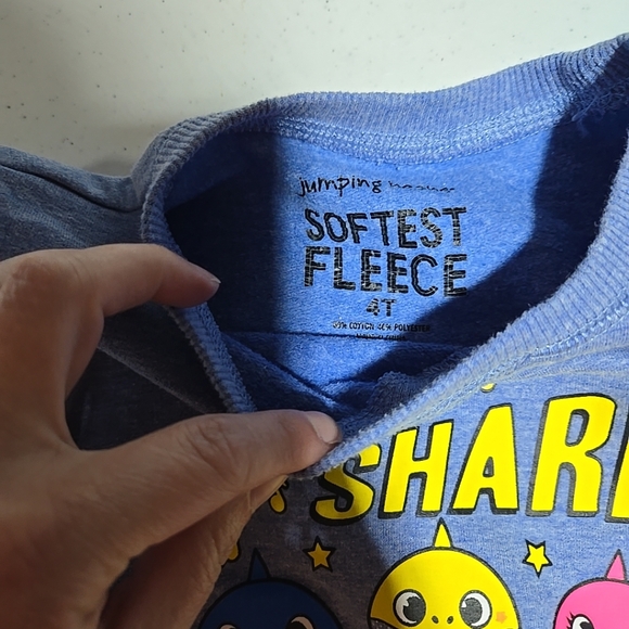 Baby Shark 4T Sweatshirt - Picture 2 of 2